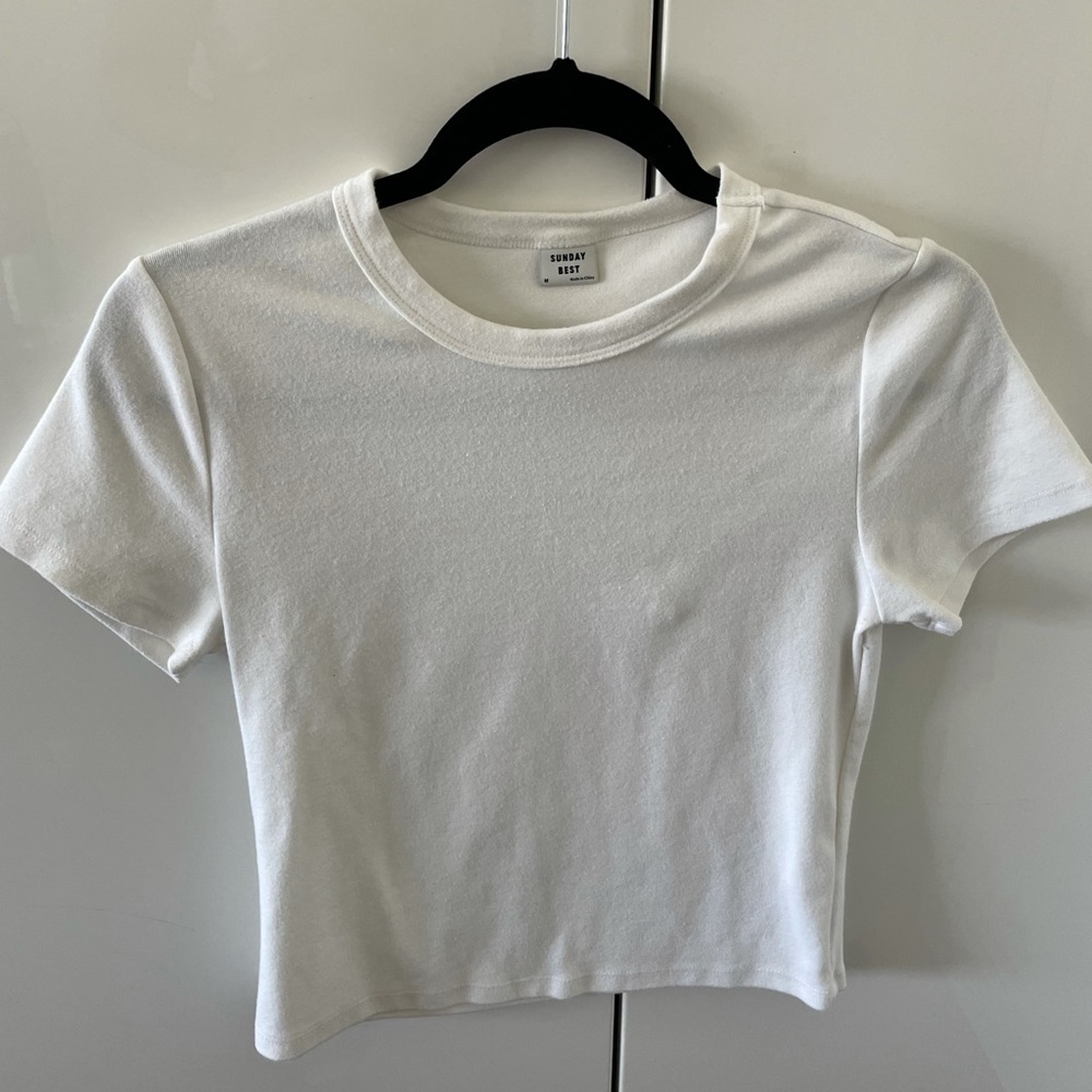 Aritzia Essential white tee